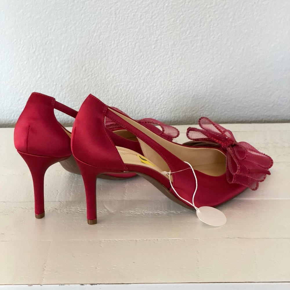 Jessica Simpson Coirah Red Satin Pumps with Statement Bow – Size 9 - Picture 9 of 16